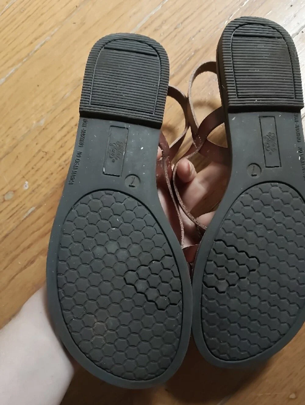 Faded Glory Strappy Sandals 7